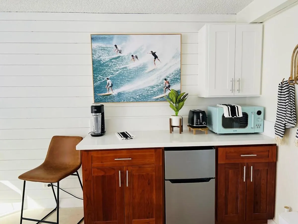 Modern Surf Chic Studio In Waikiki Honolulu United States
