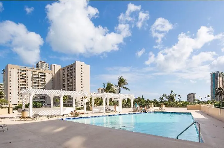 Modern Surf Chic Studio In Waikiki Honolulu
