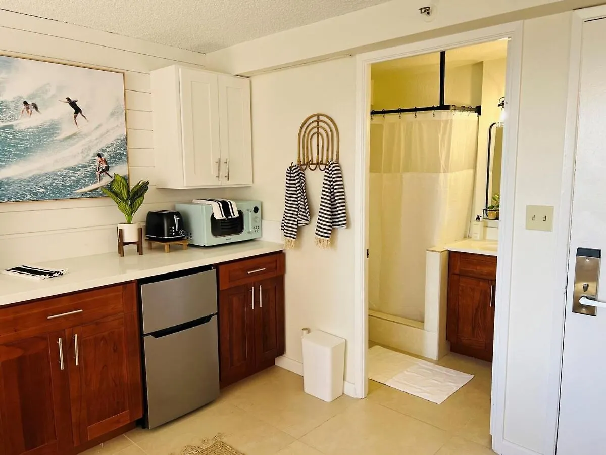 Apartment Modern Surf Chic Studio In Waikiki Honolulu United States