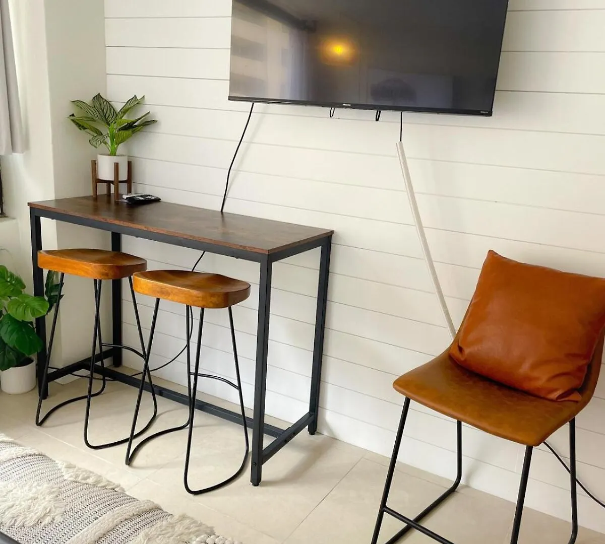 Modern Surf Chic Studio In Waikiki Honolulu