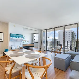 Waikiki Banyan W-ocean Views With Free Parking! Apartment